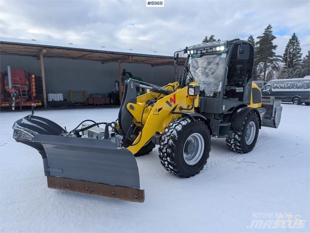 Wacker Neuson WL52 タイヤ式ブルドーザ