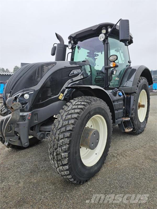 Valtra S374 トラクター