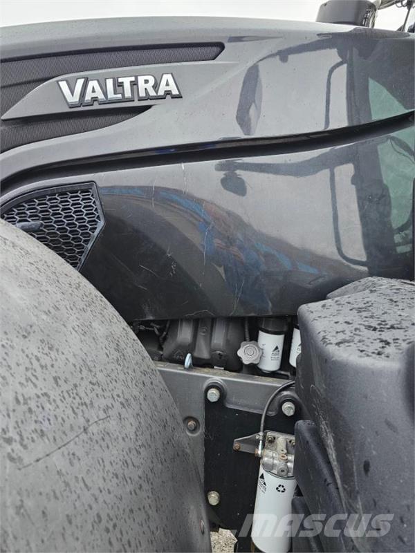 Valtra S374 トラクター