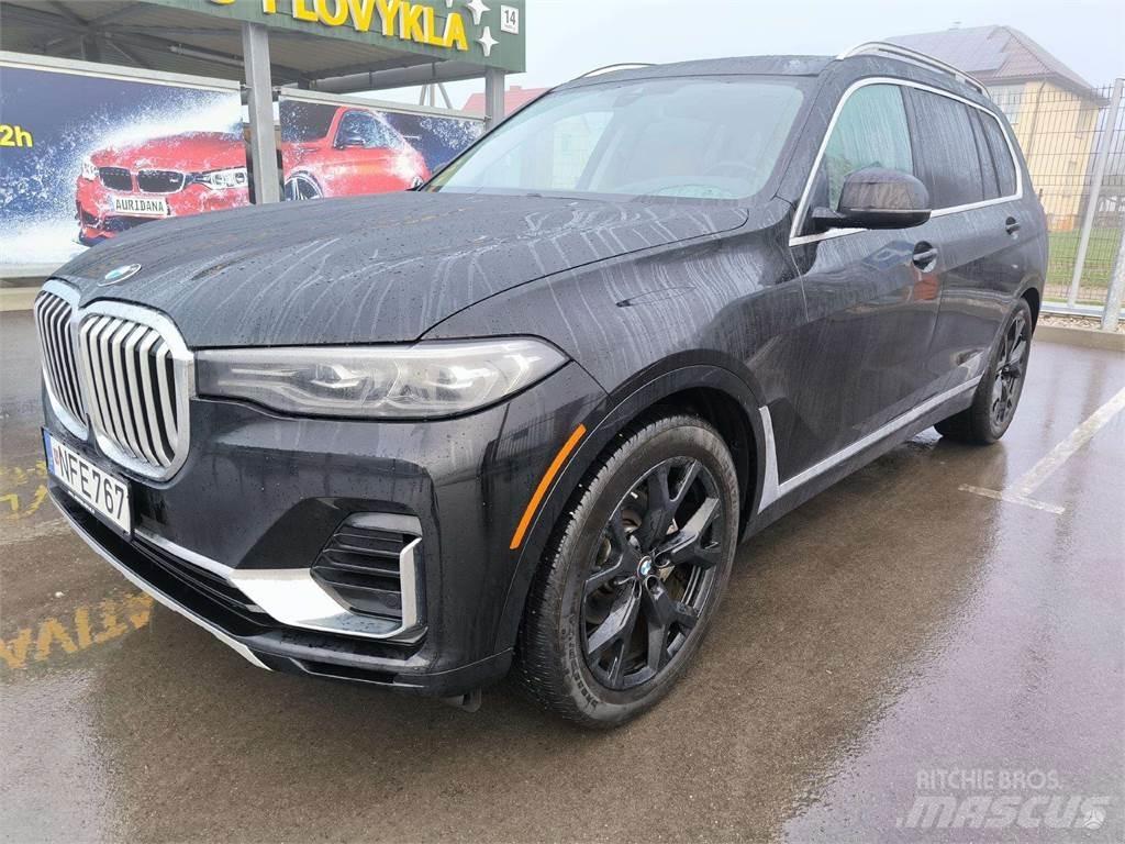BMW  自動車