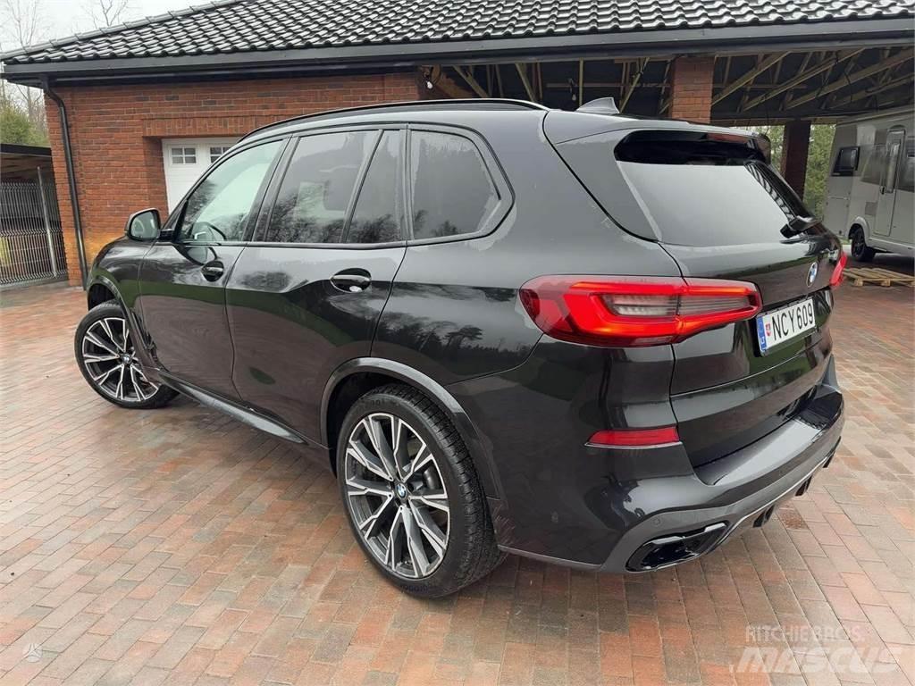 BMW  自動車