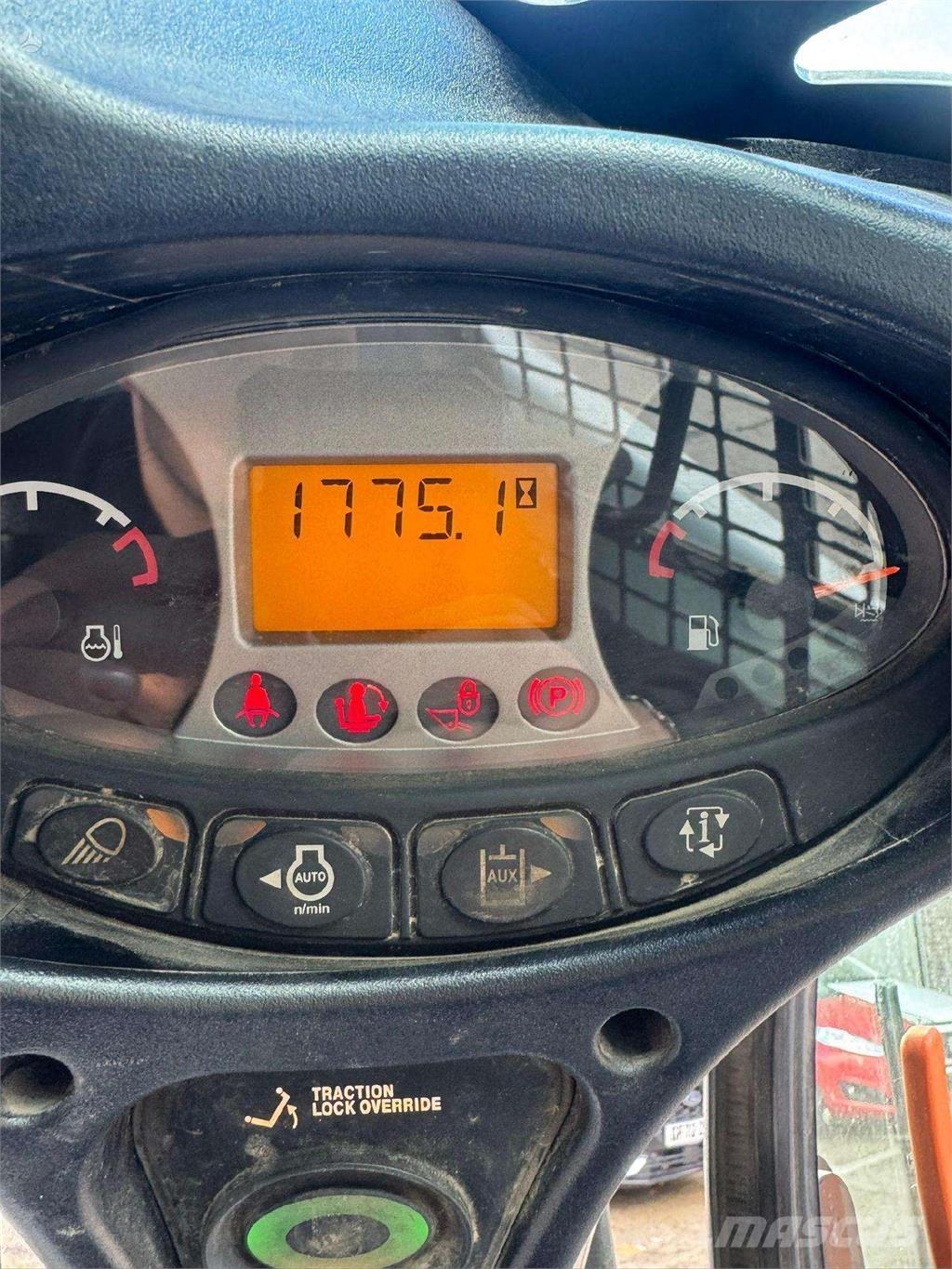 Bobcat T590 ミニローダー