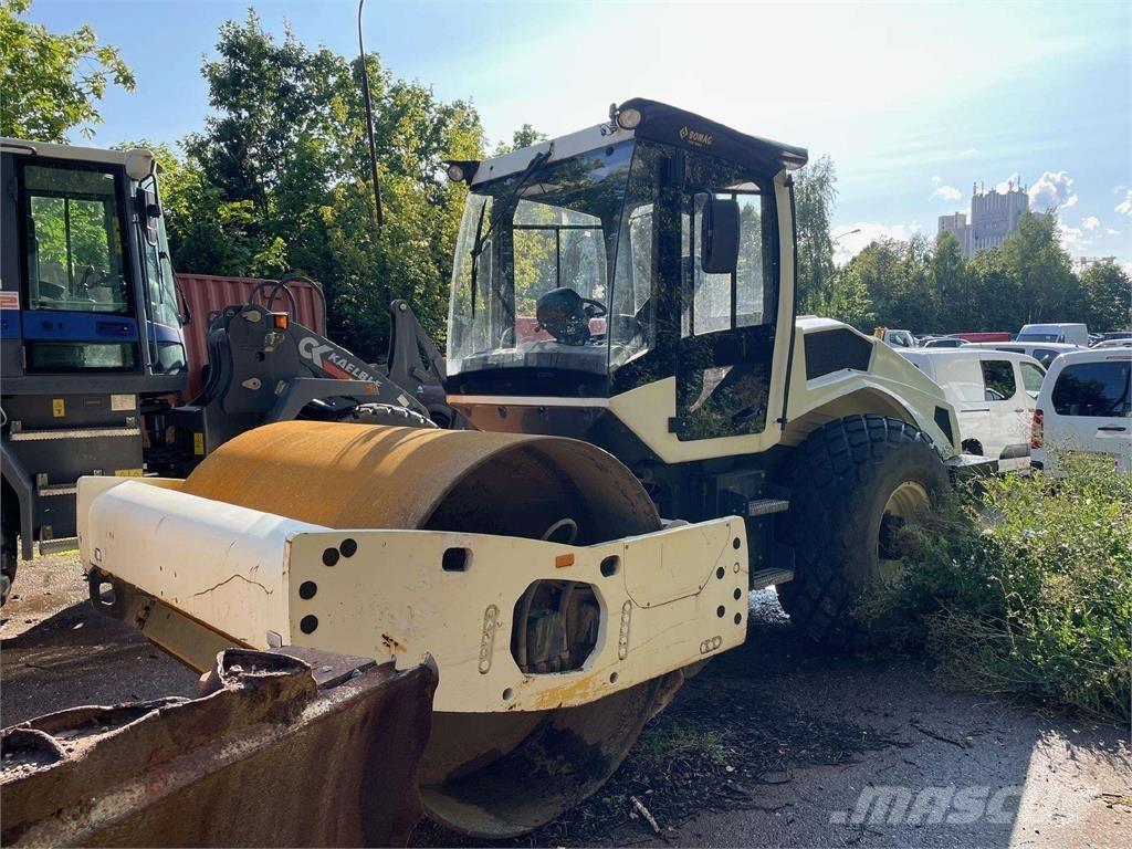 Bomag BW 211-5 振動ローラ