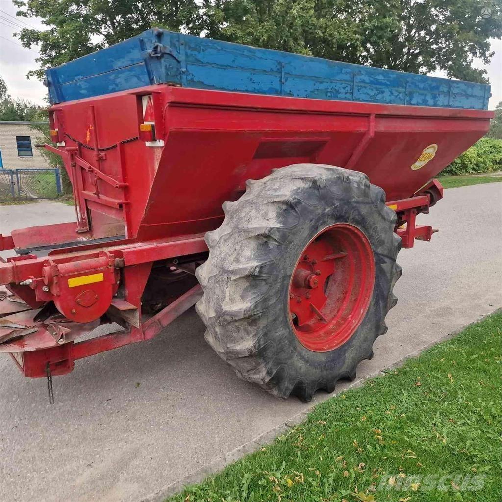 Bredal B80 ミネラル散布機