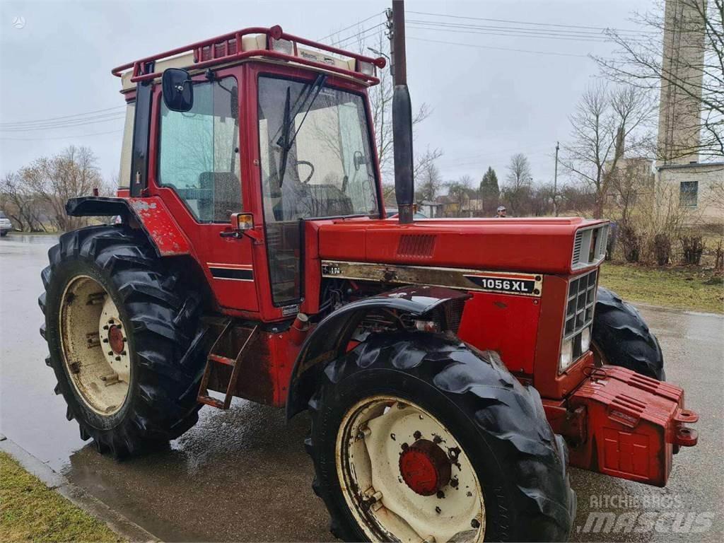 Case IH 1056 XL トラクター