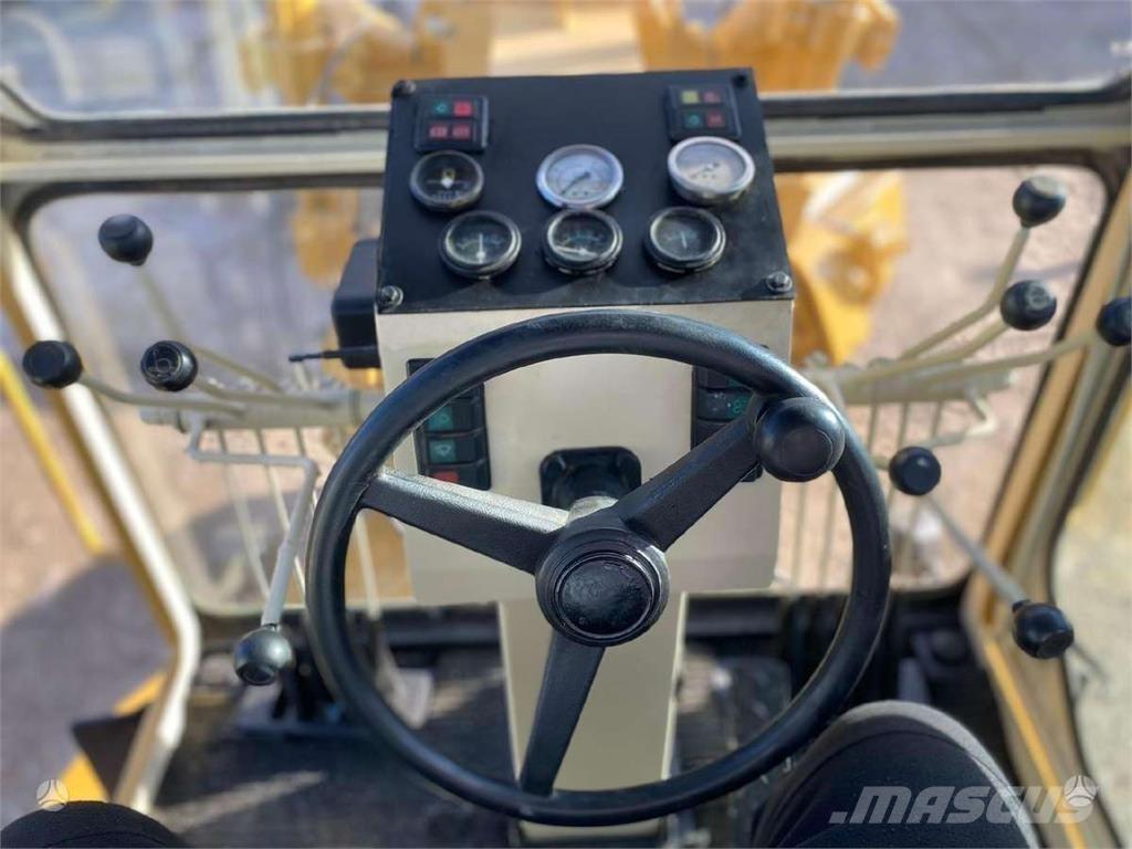 CAT 140 H モーターグレーダー