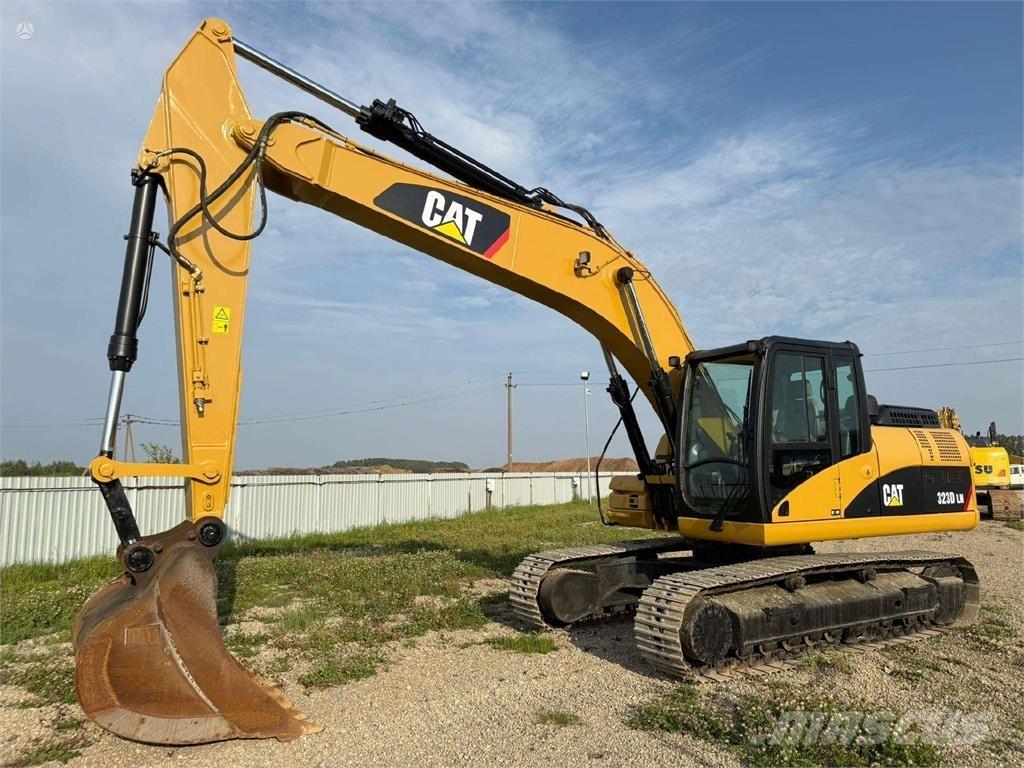 CAT 323 D 大型油圧ショベル12t以上（パワーショベル・ユンボ）