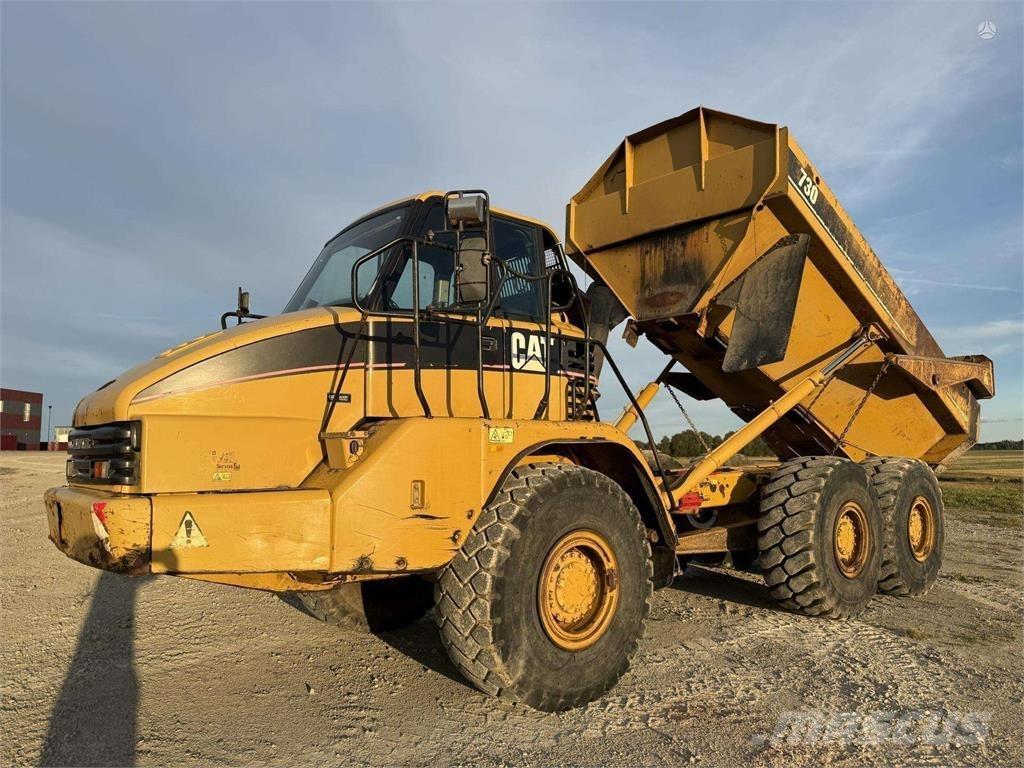 CAT 730 アーティキュレート式ダンプトラック