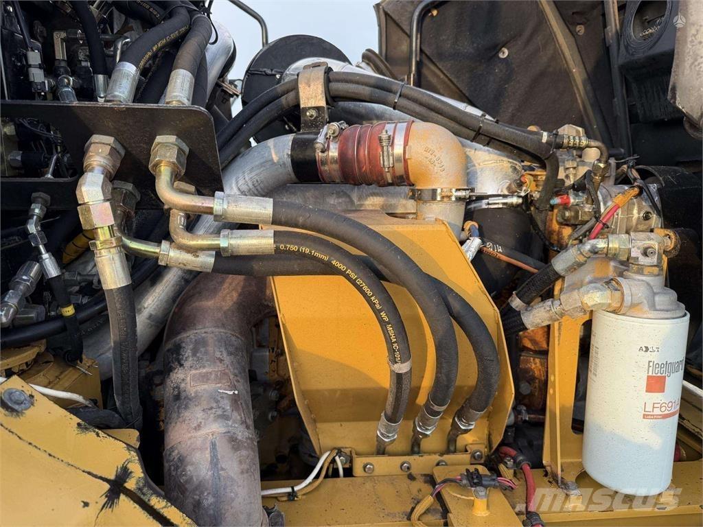 CAT 730 アーティキュレート式ダンプトラック
