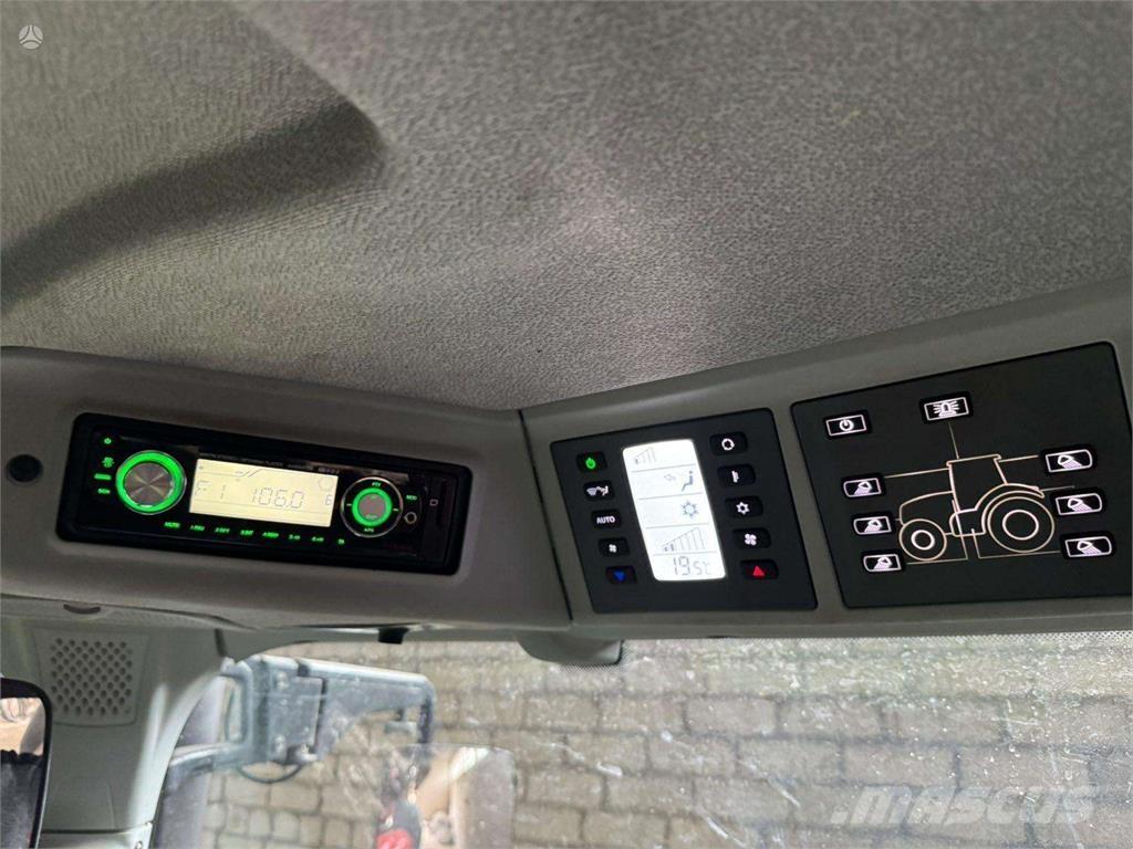 CLAAS Axion 870 トラクター