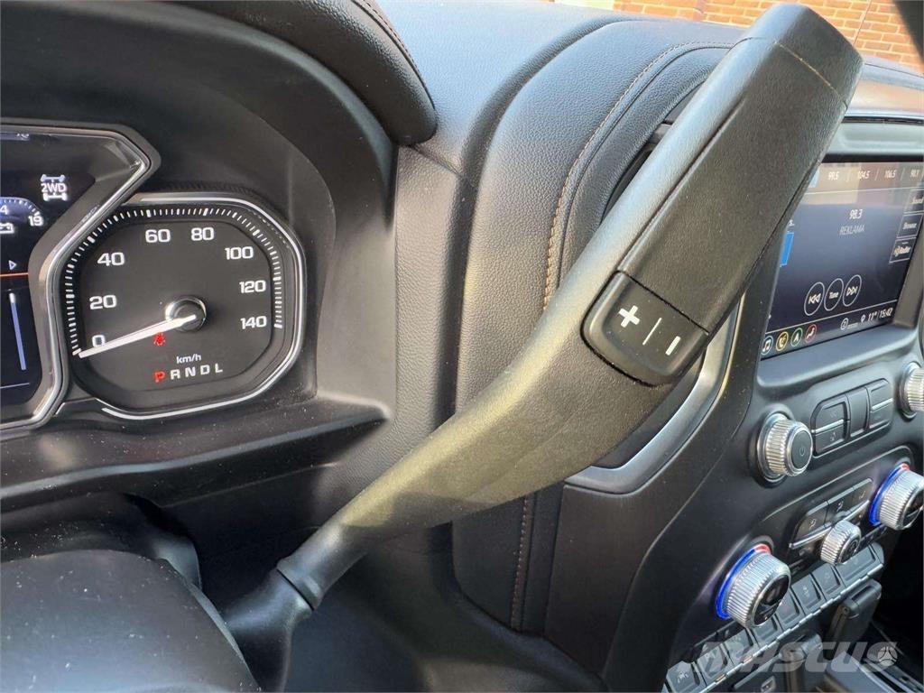 GMC  自動車