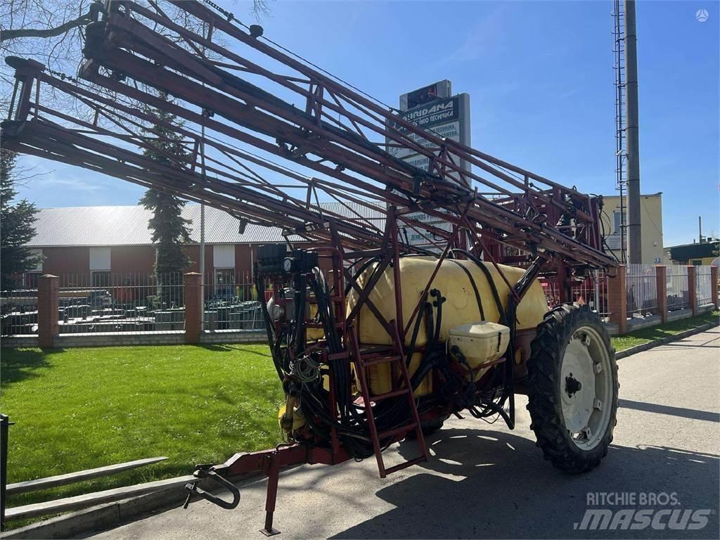 Hardi 24 metrai 自走式噴霧器