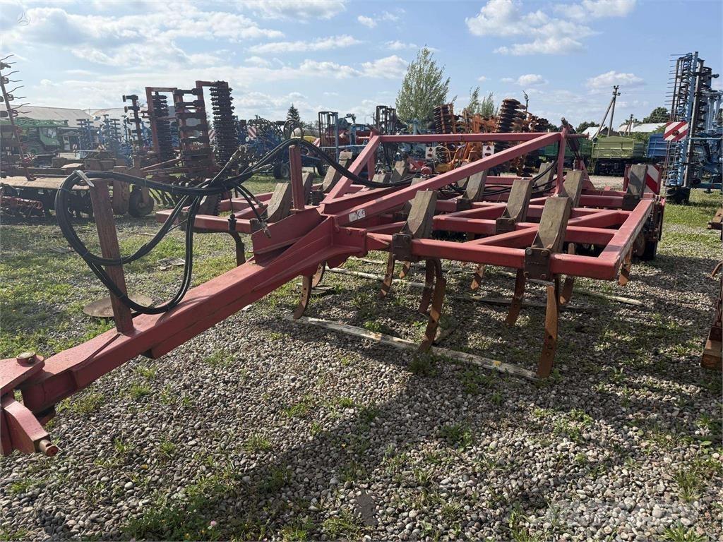 Horsch Tiger 4AS 土掻き機