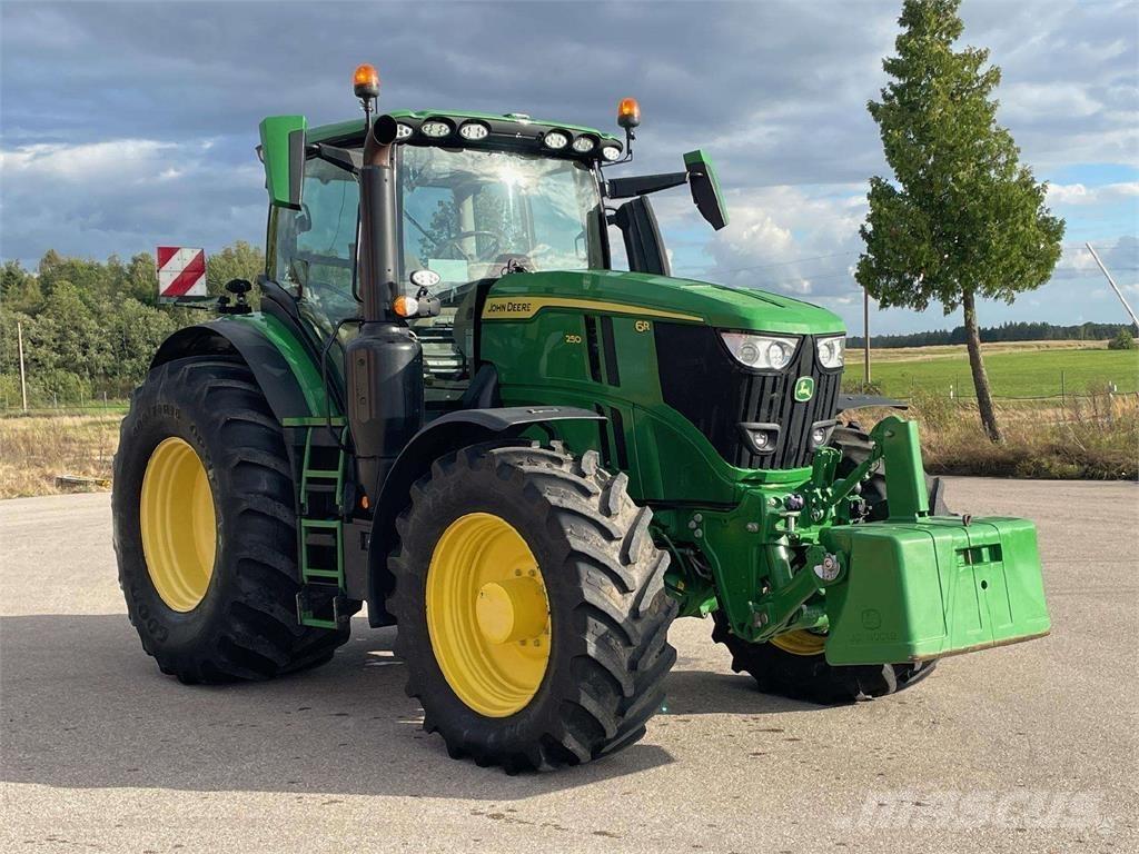 John Deere 6R 250 トラクター
