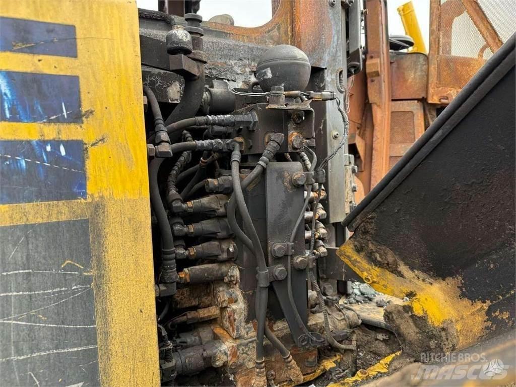 Komatsu D65WX-18 ブルドーザー