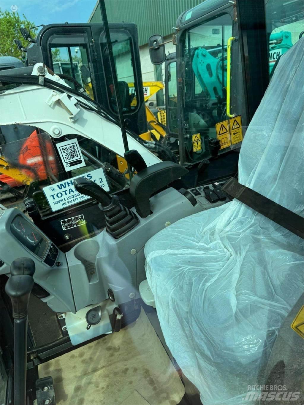 Kubota U27-4 ミニ油圧ショベル 7t以下（ミニユンボ・ミニディガー）