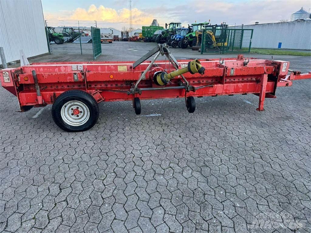 Kuhn BNG 450 モアーコンディショナー