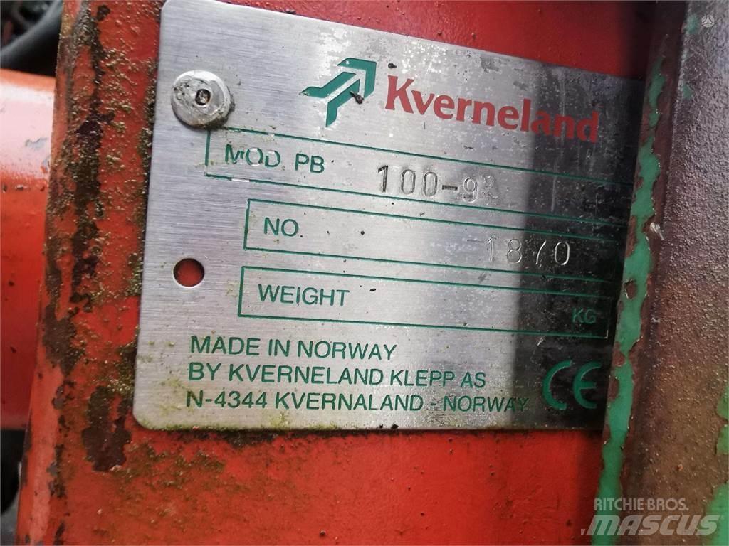 Kverneland PB 100 コンベンショナルプラウ