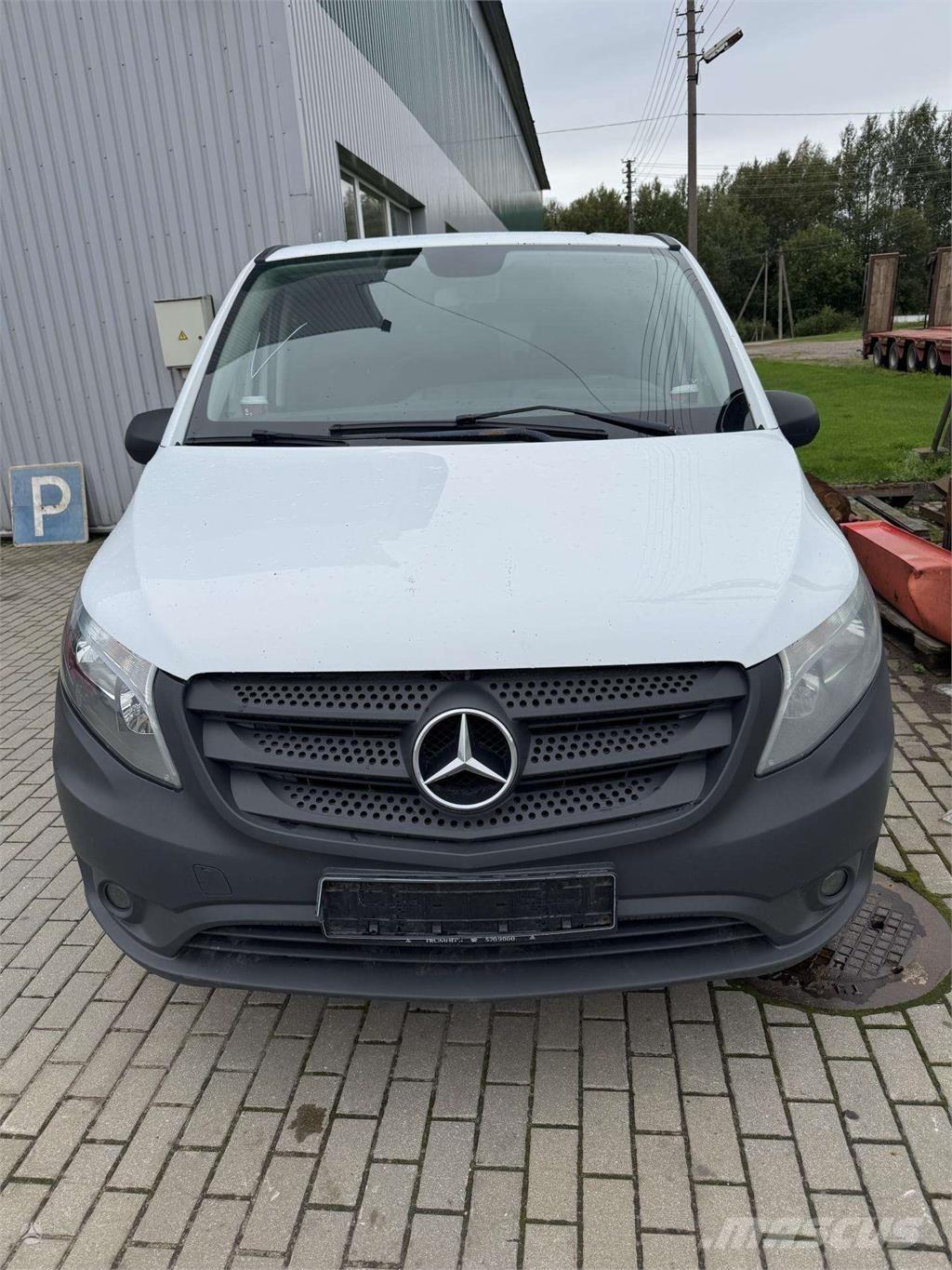 Mercedes-Benz  自動車