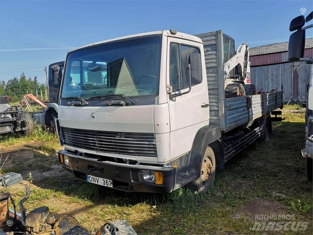 Mercedes-Benz 809 平ボディー