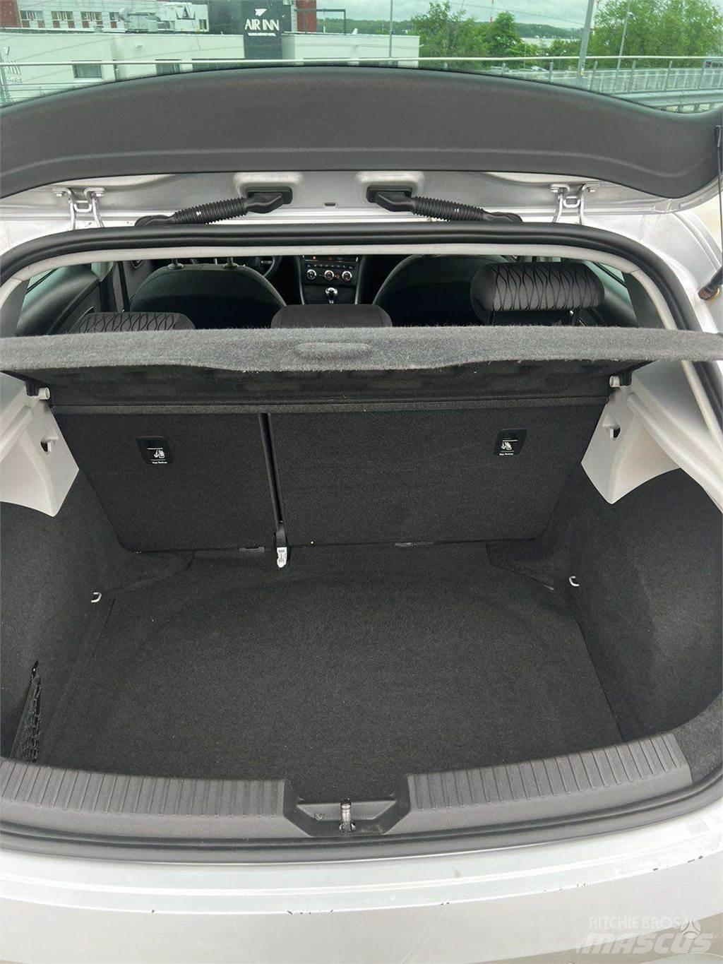 Seat  自動車
