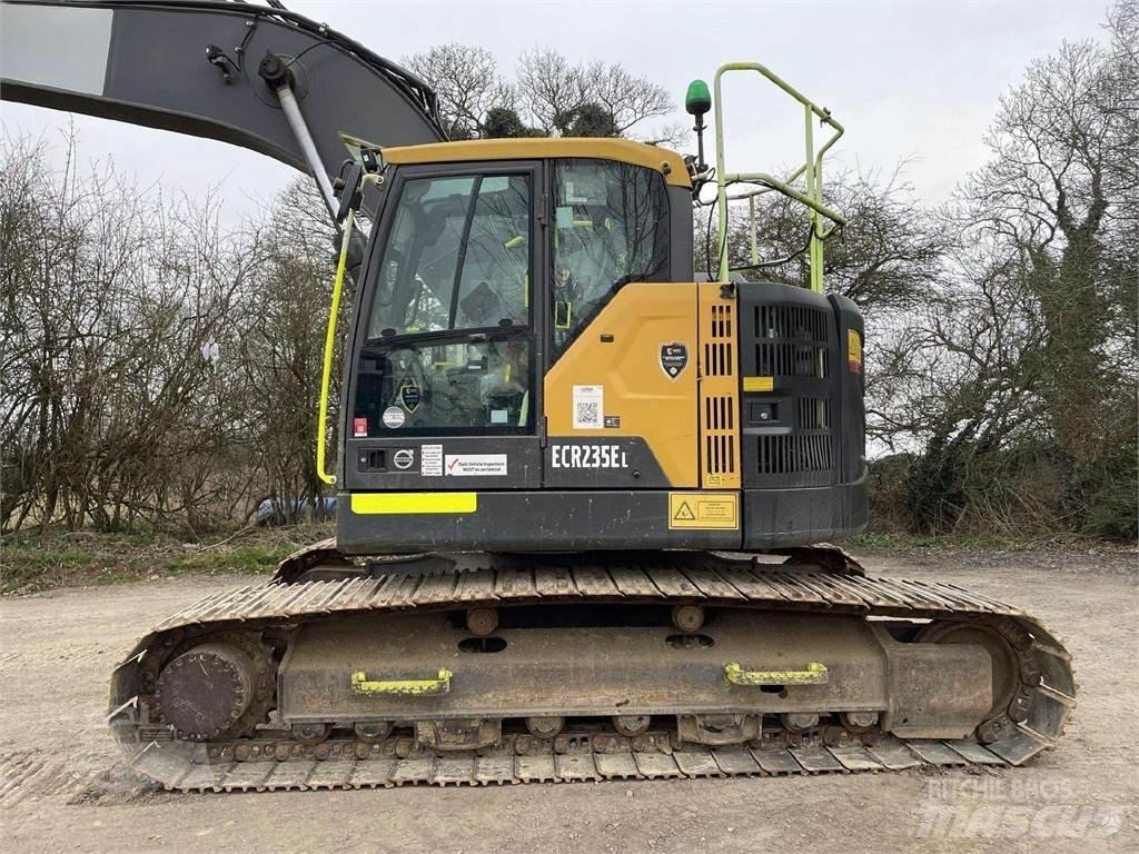 Volvo ECR235EL 大型油圧ショベル12t以上（パワーショベル・ユンボ）