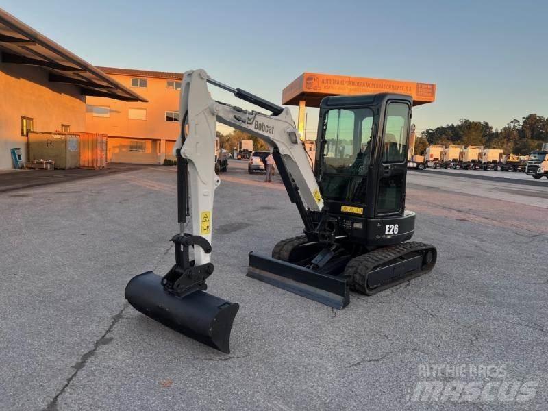 Bobcat E 26 ミニ油圧ショベル 7t以下（ミニユンボ・ミニディガー）