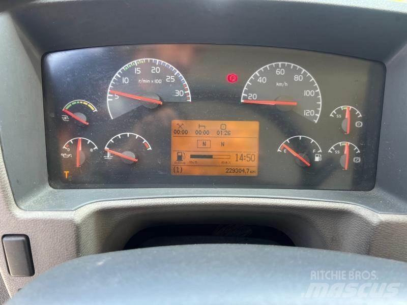 Volvo FL 240 冷凍冷蔵車