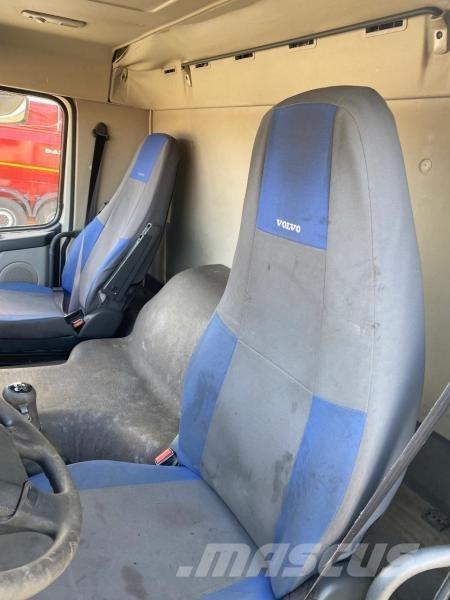 Volvo FM12 クレーントラック、ユニック車