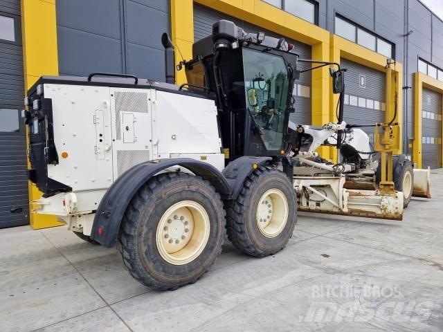 CAT 120AWD モーターグレーダー