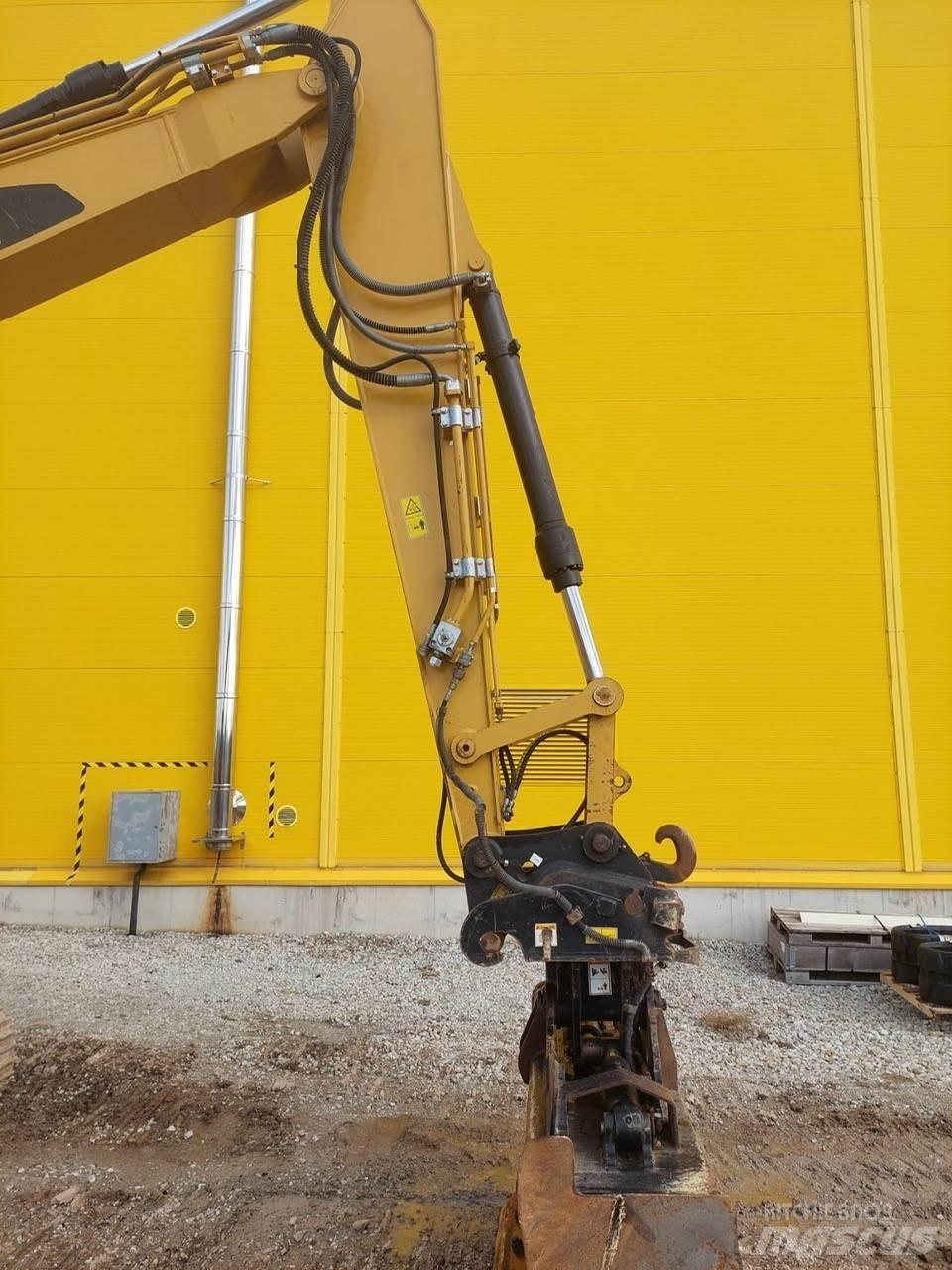 CAT 313 FL 大型油圧ショベル12t以上（パワーショベル・ユンボ）