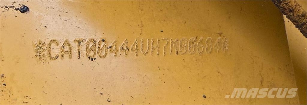 CAT 444 バックホーローダー