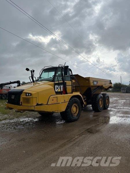 CAT 725C アーティキュレート式ダンプトラック