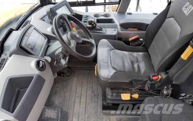 CAT 730-04A アーティキュレート式ダンプトラック