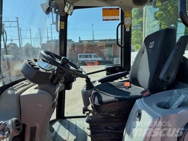 CAT 908M ホイールローダー・タイヤショベル