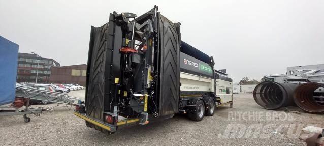  Ecotec TTS 620 自走式スクリーン