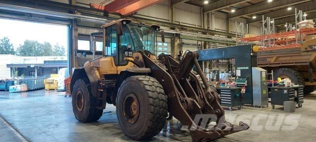 Volvo L120F ホイールローダー・タイヤショベル