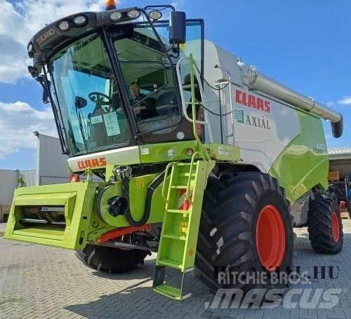 CLAAS Tucano 440 コンバイン