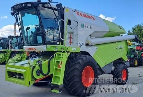 CLAAS Tucano 440 コンバイン