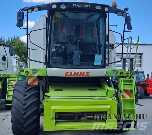 CLAAS Tucano 440 コンバイン