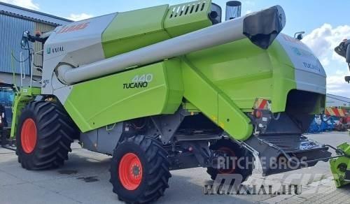 CLAAS Tucano 440 コンバイン