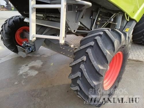 CLAAS Tucano 450 コンバイン