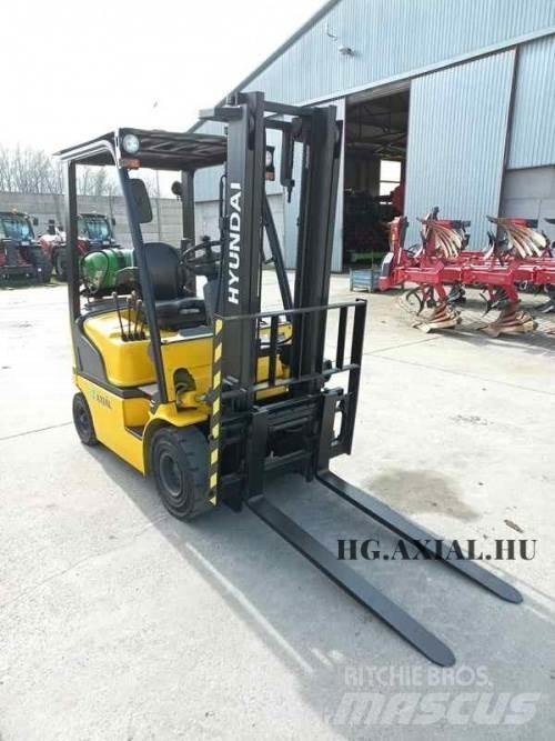 Hyundai 15L-7M 農業機械 -　その他
