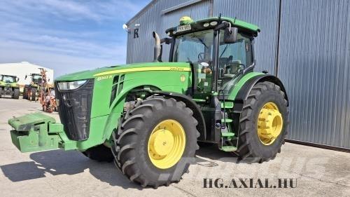 John Deere 8345R トラクター