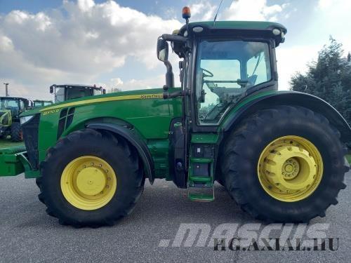 John Deere 8370R トラクター