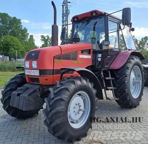 MTZ 1221.3 トラクター
