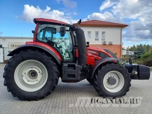 Valtra T234A トラクター