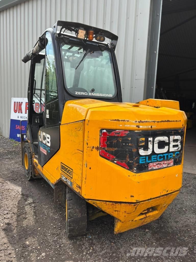 JCB 30-19 E バッテリーフォークリフト