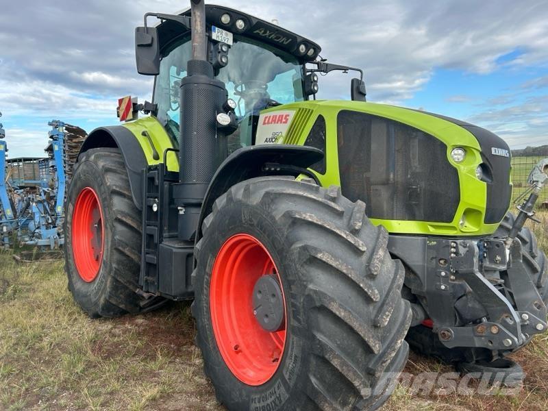CLAAS Axion 950 トラクター