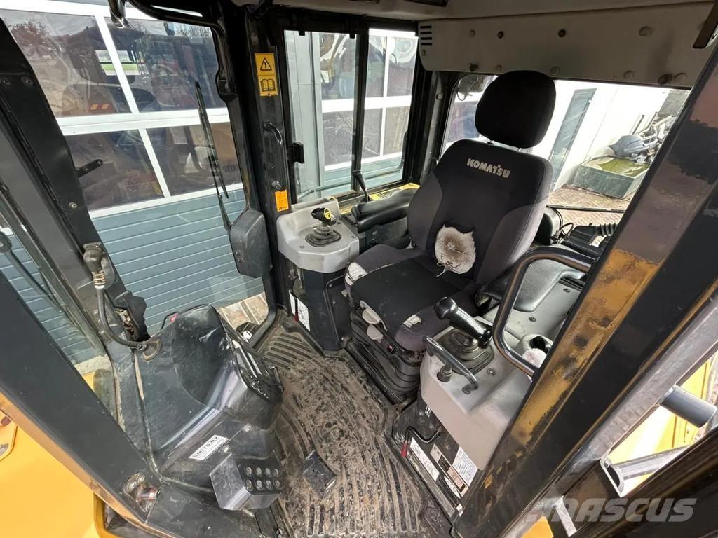 Komatsu D61PX-23 ブルドーザー